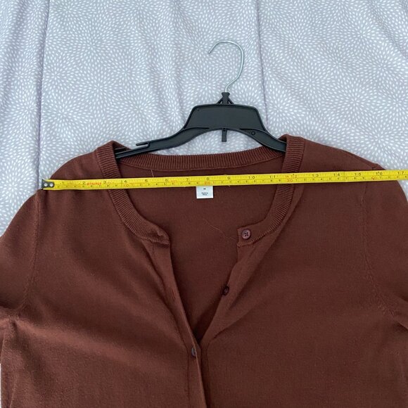 Amazon Essentials Women's Brown Lightweight Crewneck Cardigan Medium Sweater - Picture 4 of 6